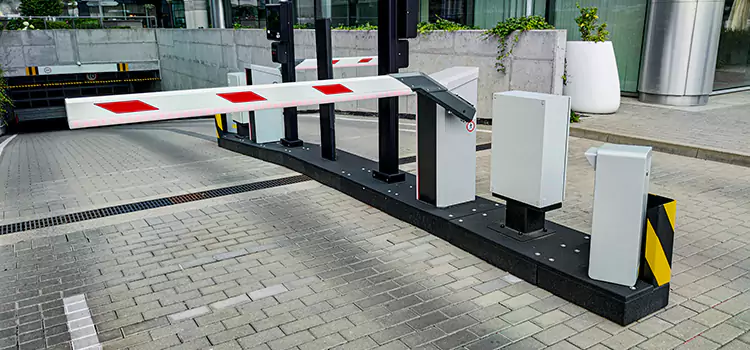 Custom Gate Design & Integration Mustang